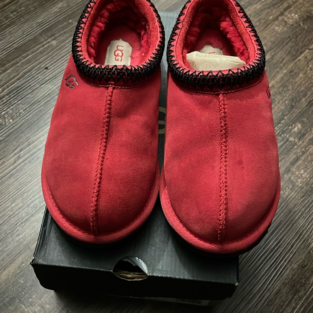 Red Ugg tags man size 7y